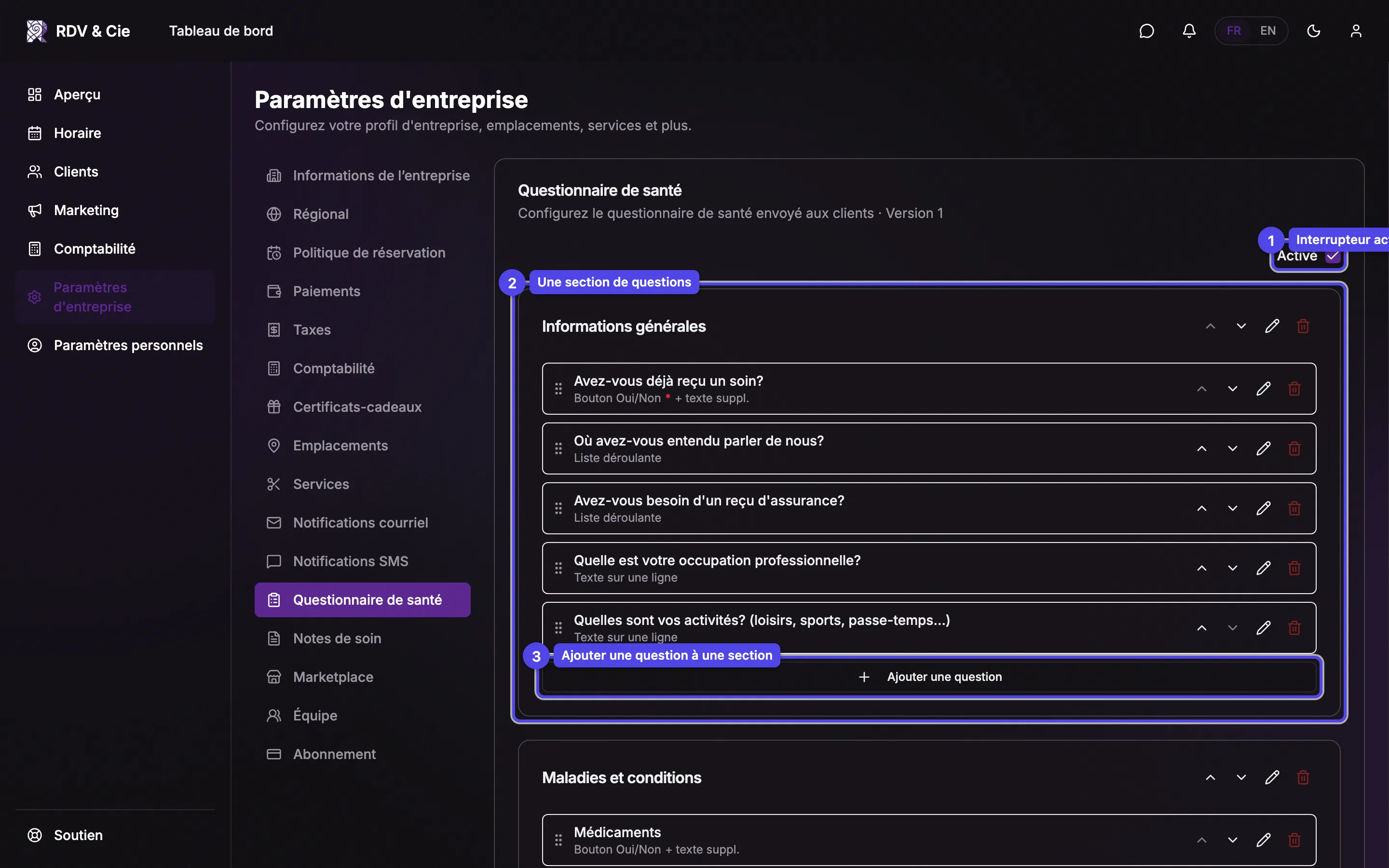 Le constructeur de questionnaire avec des cartes de section contenant des questions, plus les boutons Ajouter une question et Ajouter une section.